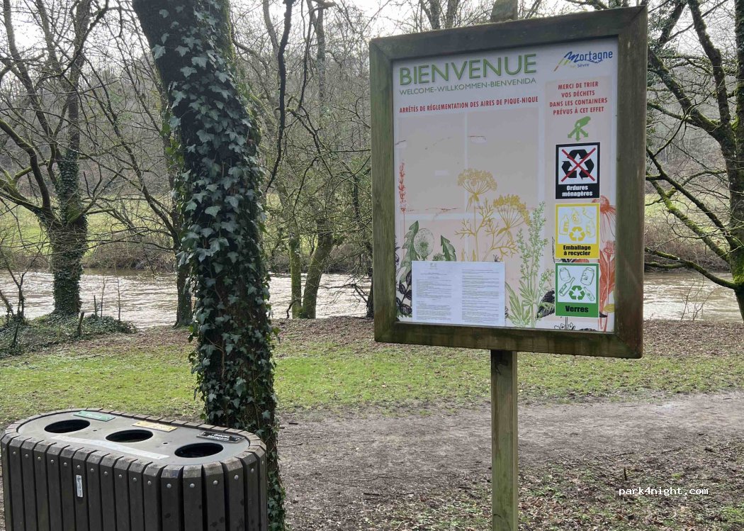 (85290) Mortagne-sur-Sèvre - Chemin du Pont Vieux — foto 2