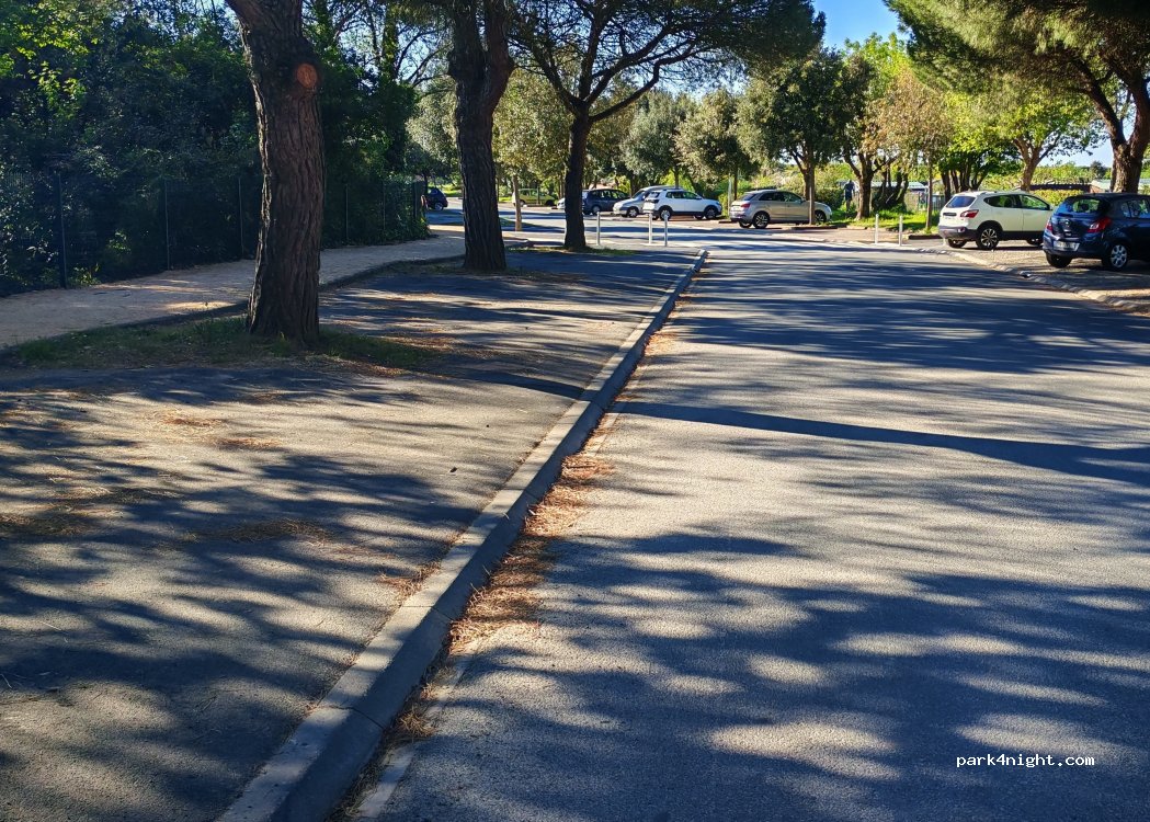 (17000) La Rochelle - Rue de la Bergerie — foto 2