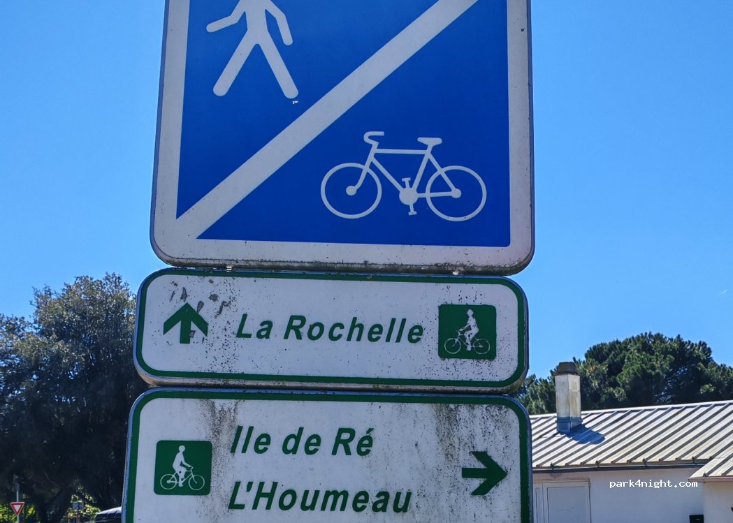 (17000) La Rochelle - Rue de la Bergerie — foto 4