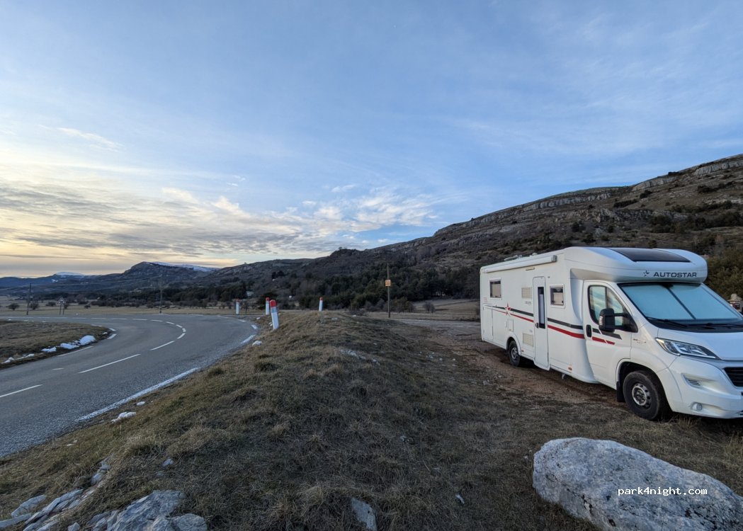 (06460) Caussols - Route de Gourdon — foto