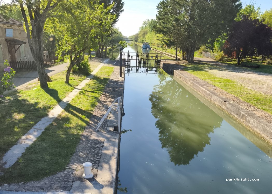 (82700) Escatalens - Chemin de l'Écluse — foto 2
