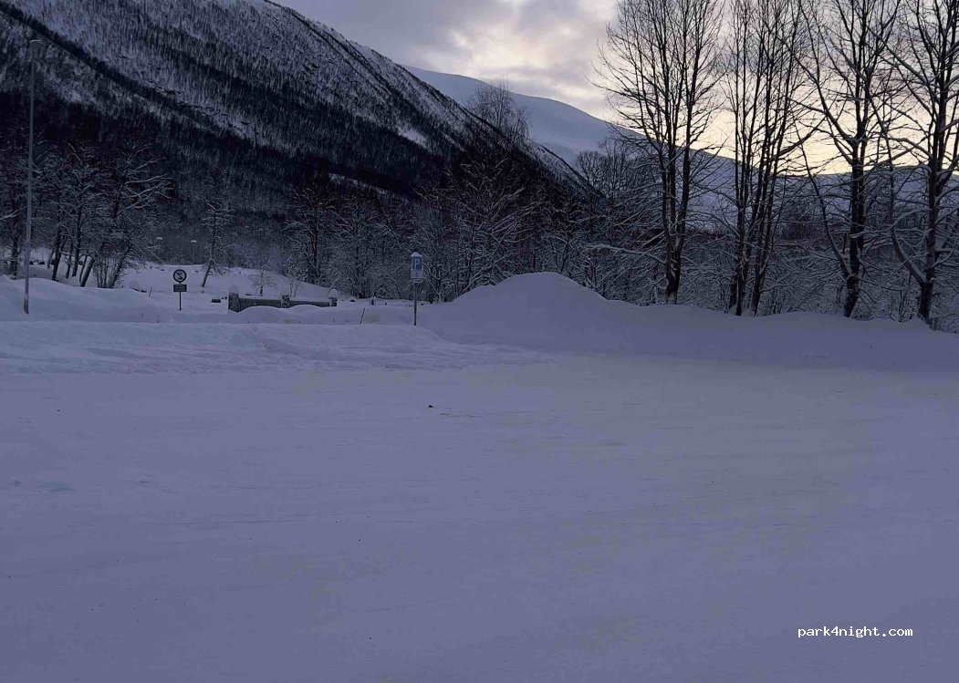 (9024) Tromsø - Arthur Arntzens veg — foto