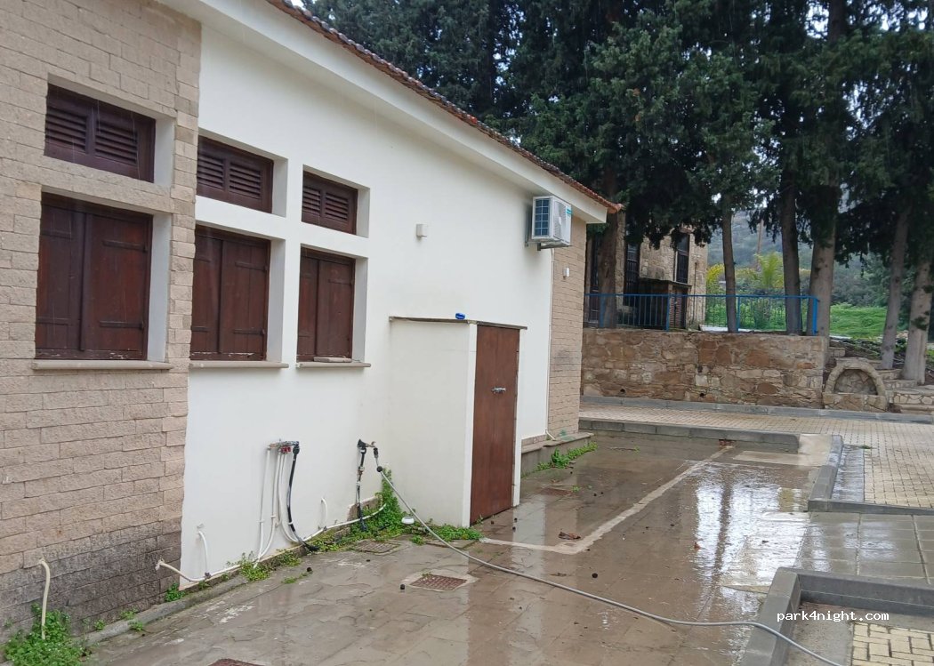(7740) Choirokoitia - Archbishop Makariou III Street — foto