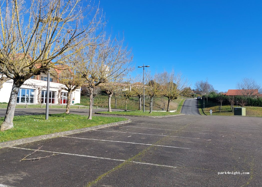 (40500) Montaut - Avenue des Sports — foto 2