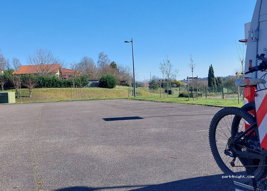 (40500) Montaut - Avenue des Sports — foto 3