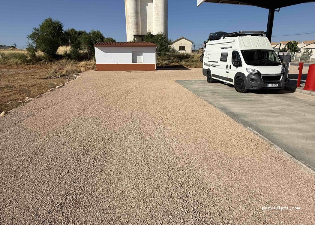 (16442) Villares del Saz - Calle General Sanjurjo — foto 4