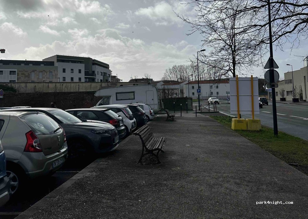 (33000) Bordeaux - Rue du Tauzin — foto 3