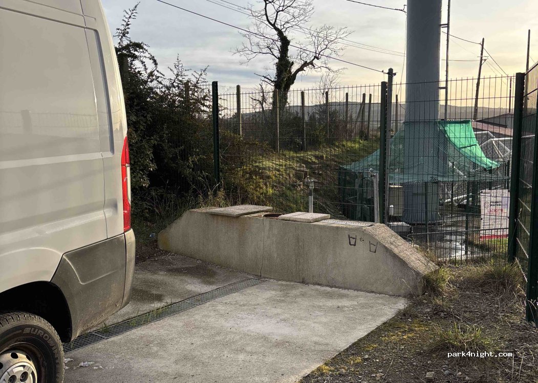 (07170) Villeneuve-de-Berg - Impasse du Nouveau Cimetière — foto