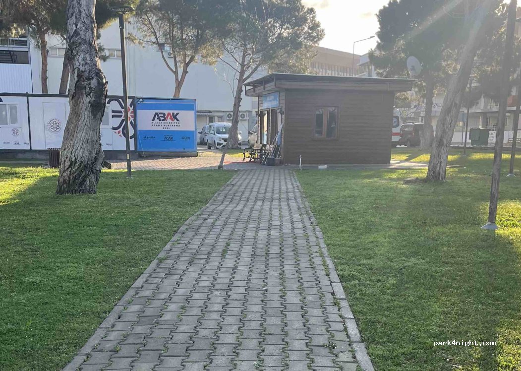 (35800) Kazım Dirik Mahallesi - Lozan Caddesi — foto