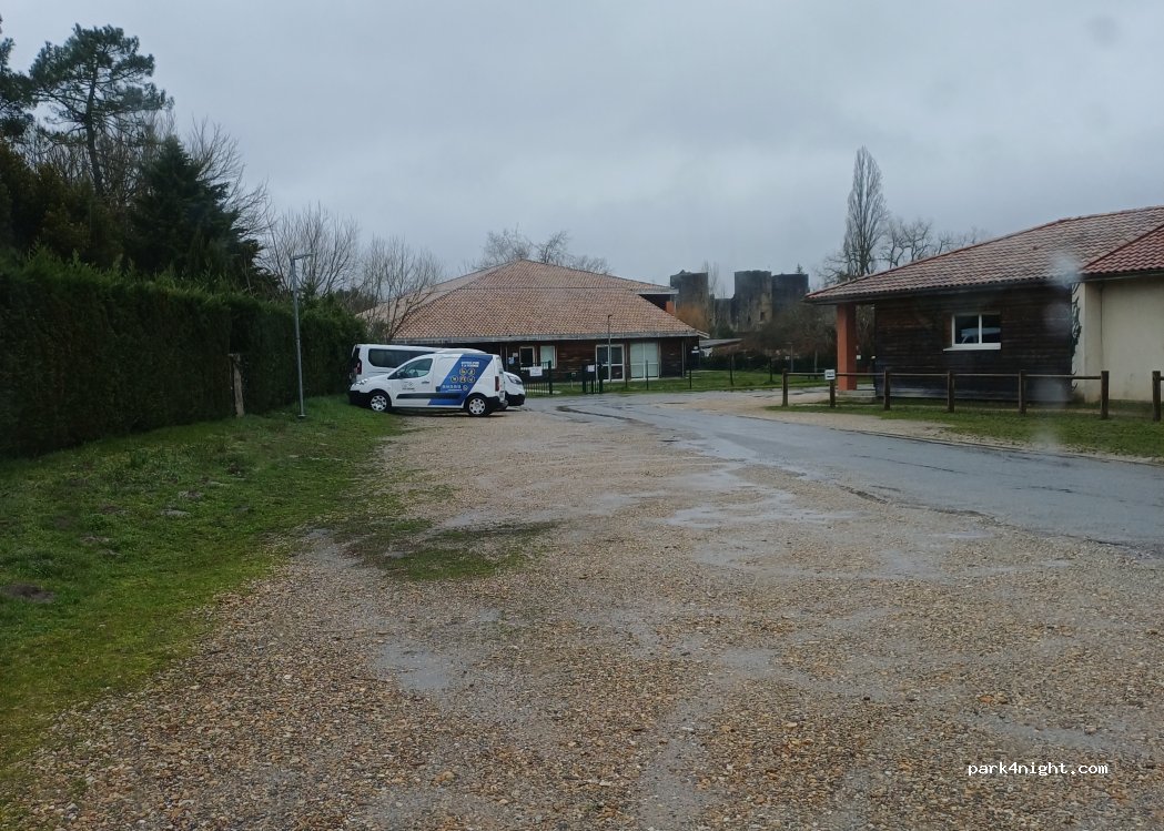 (33730) Villandraut - Rue des Écoles — foto