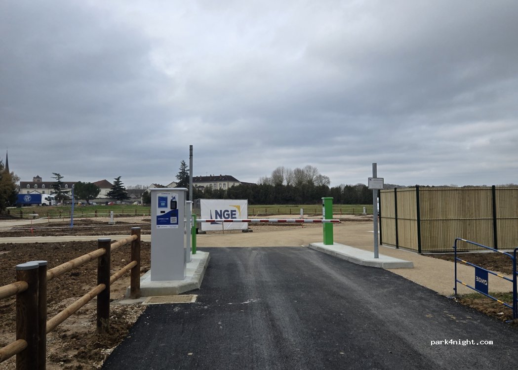 Motorhome area of Auxonne (Côte d'Or) — foto 3