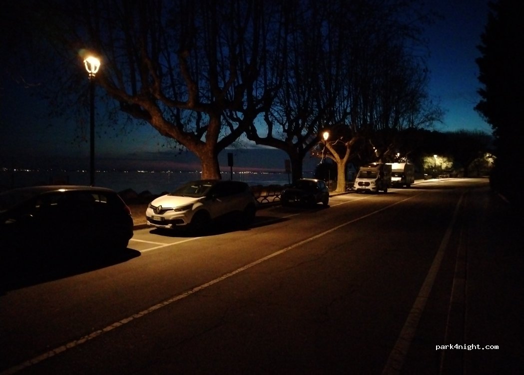(37011) Bardolino - Lungolago F. Cipriani — foto