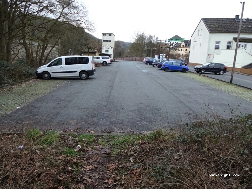 (65623) Hahnstätten - 10-12 Burgschwalbacher Straße — foto