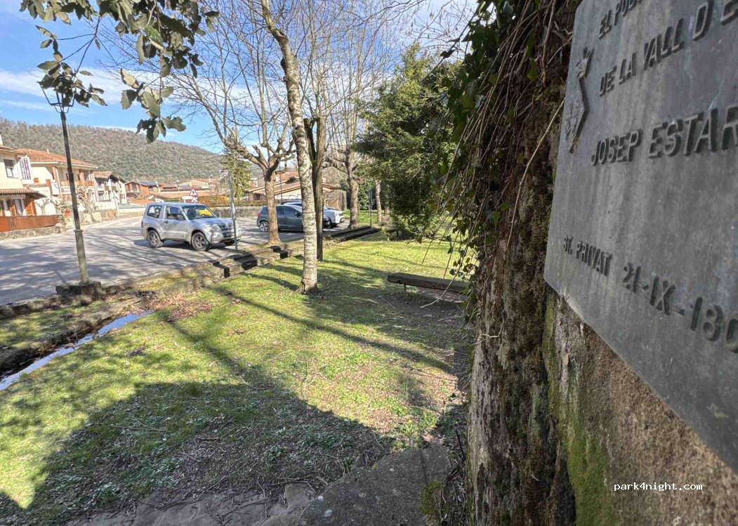 (1718) la Vall d'en Bas - Passeig del General Estartús — foto 2