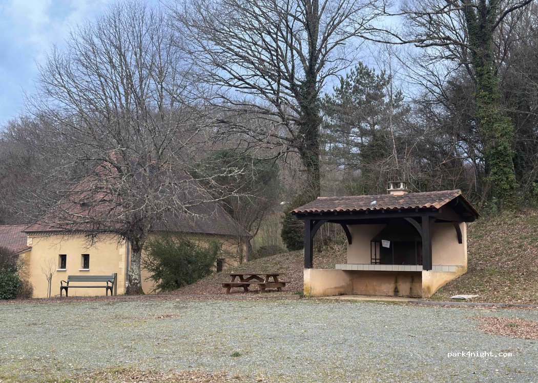 (24380) Lacropte - Route de l'Abbé Brugière — foto 2