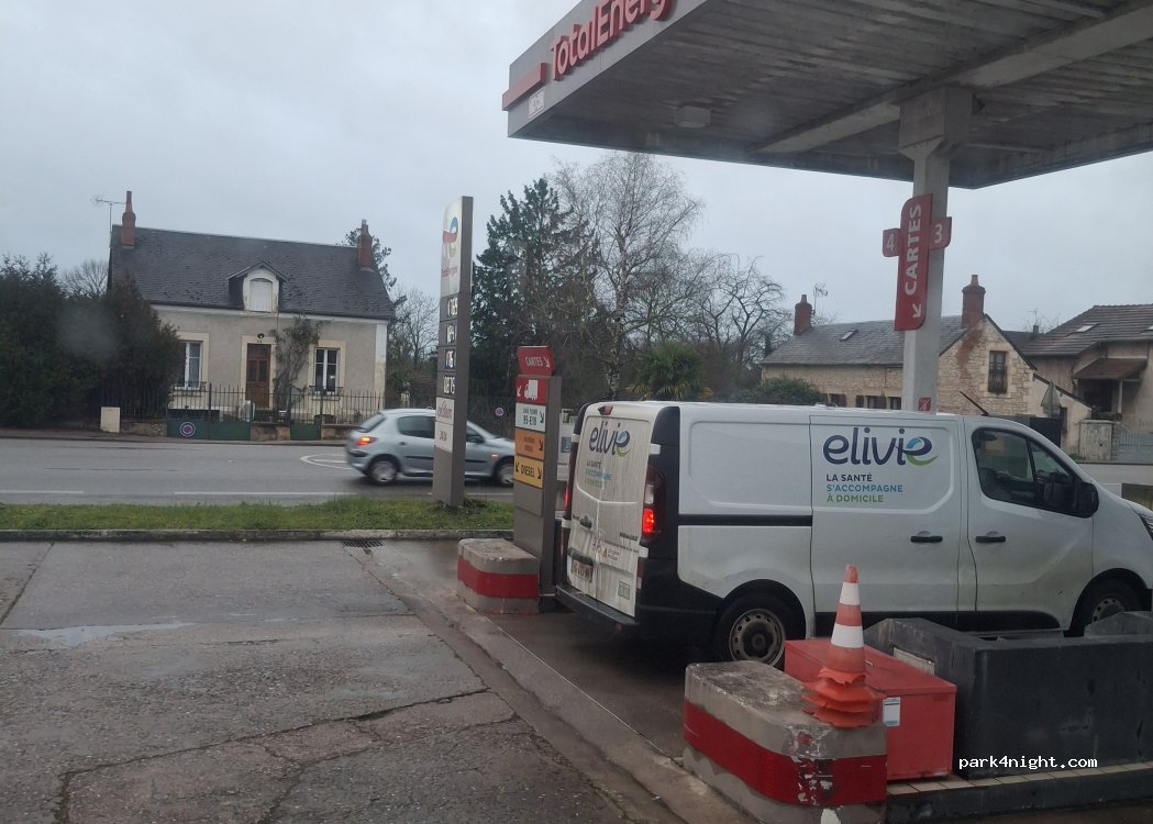 (58640) Varennes-Vauzelles - Boulevard Camille Dagonneau — foto 3
