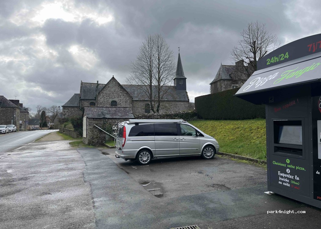 (22100) Calorguen - Route de Dinan — foto