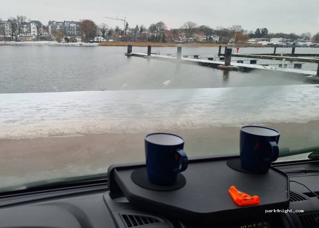 (18057) Rostock - Warnowufer — foto