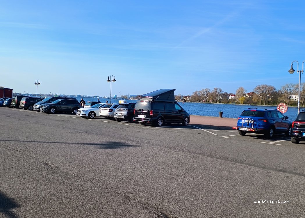 (18057) Rostock - Warnowufer — foto 2