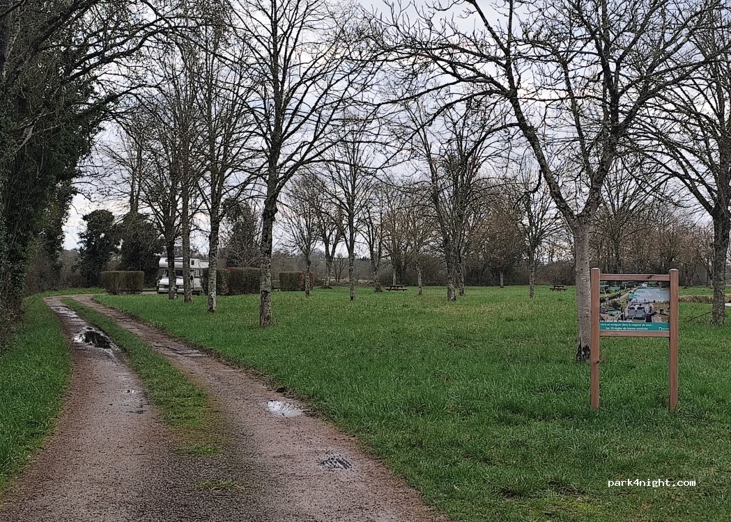 (58340) Isenay - Voie Verte du Canal du Nivernais — foto