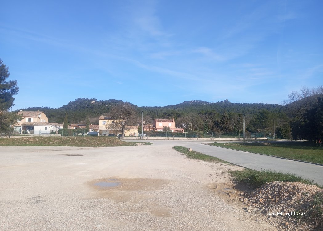 (83136) La Roquebrussanne - Chem. des Molières — foto 2