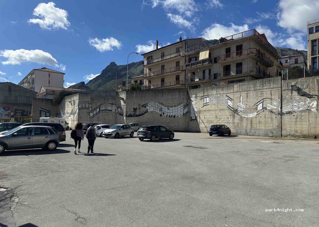 (90037) Piana degli Albanesi - Viale Otto Marzo — foto