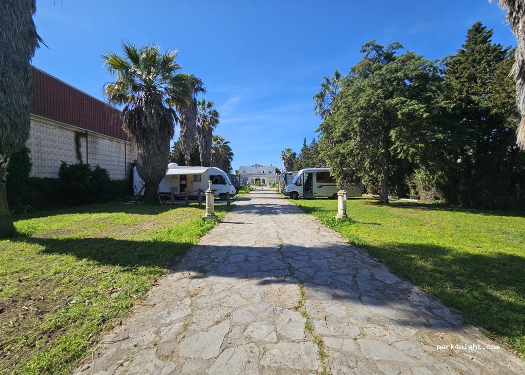 (11130) Chiclana de la Frontera - Carretera de Fuente Amarga 76 — foto 2