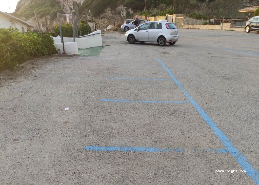 (04026) Minturno - Piazzale Giorgio Bassani — foto 2