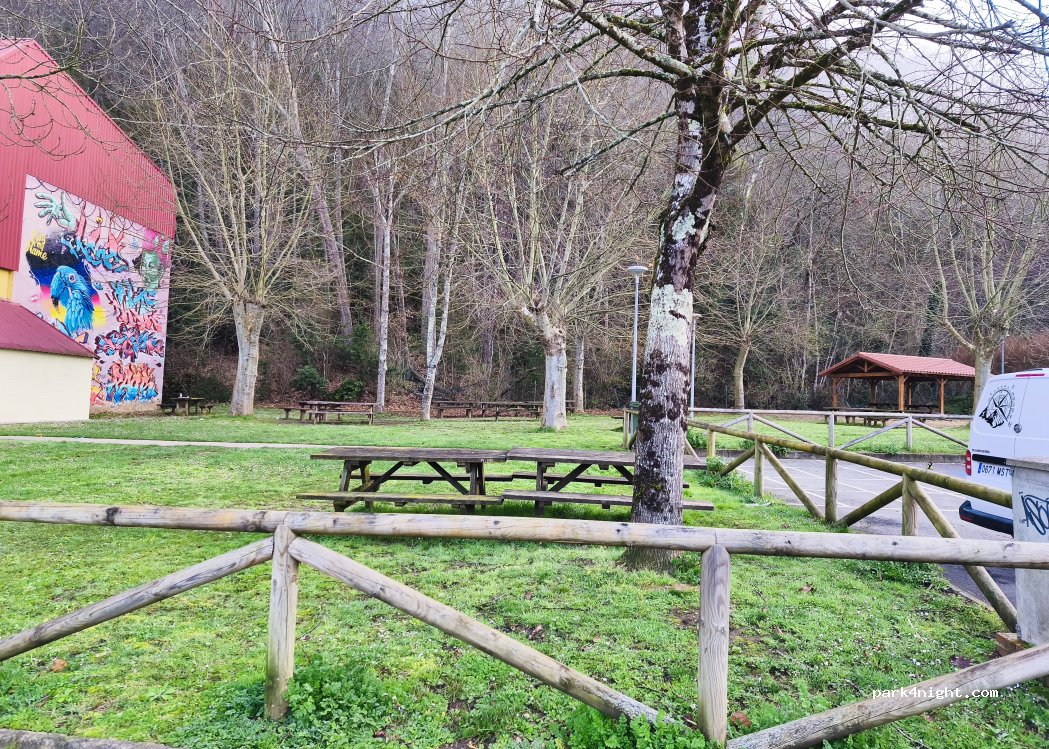 (33550) Cangas de Onís - Calle Reconquista — foto 2