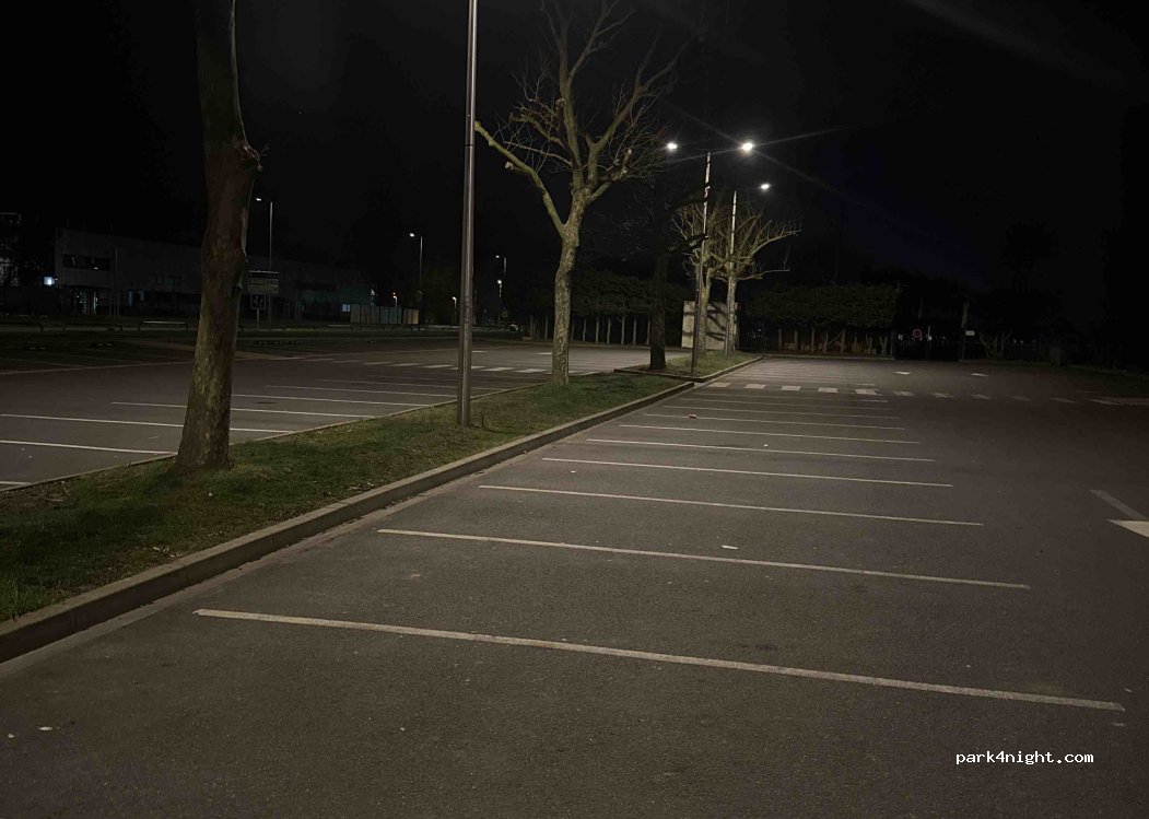 (91090) Lisses - Avenue des Parcs — foto