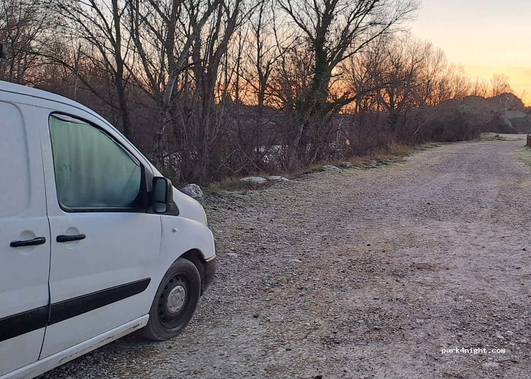 (84830) Sérignan-du-Comtat - D 43 — foto 3