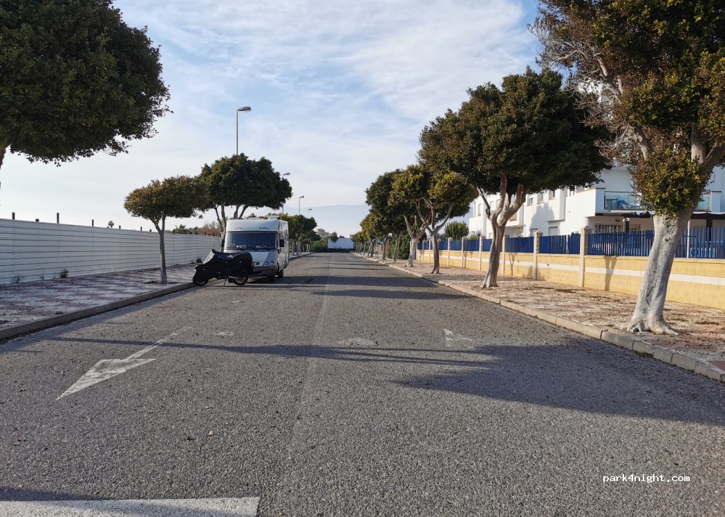 (04740) Roquetas de Mar - Avenida de la Ciudad de Cádiz — foto 5