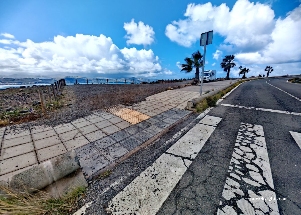 (35009) Las Palmas de Gran Canaria - Carretera de Las Coloradas — foto 5