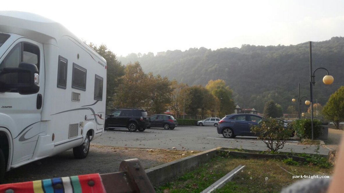 (21050) Porto Ceresio - 40 Via Mazzini — foto