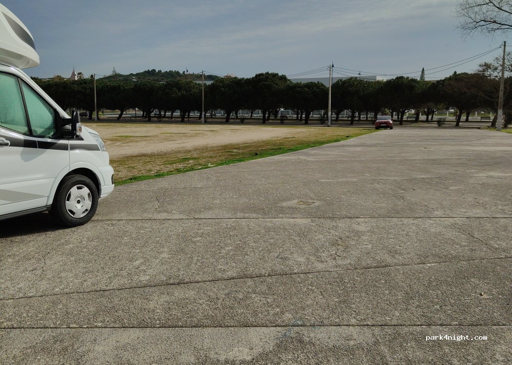 (1495-165) Algés, Linda-a-Velha e Cruz Quebrada-D - Av. Dr. Alfredo Magalhães Ramalho — foto 3