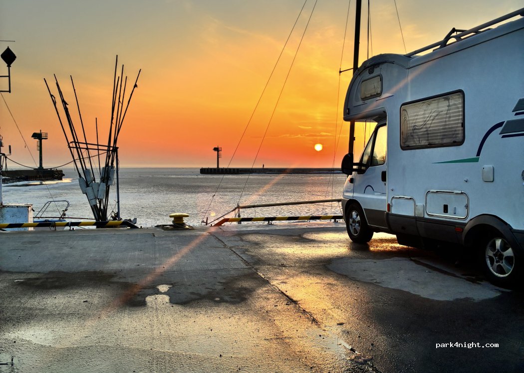 (84-140) Jastarnia - Rybacka — foto