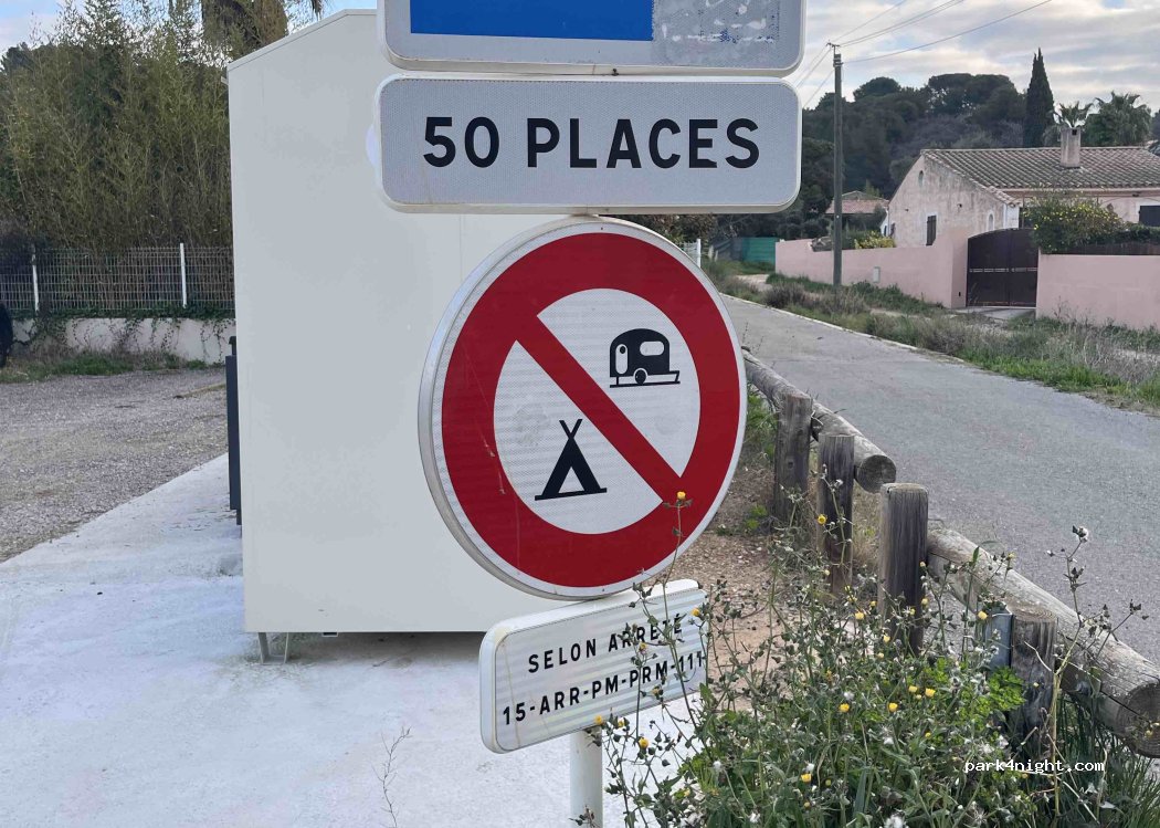 (83220) Le Pradet - Chemin du Traversier — foto