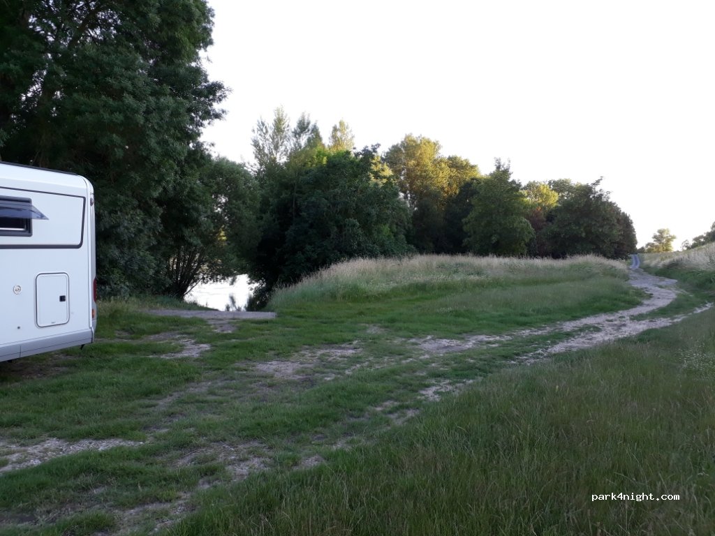 (37210) Vernou-sur-Brenne - 15 La Frillière — foto