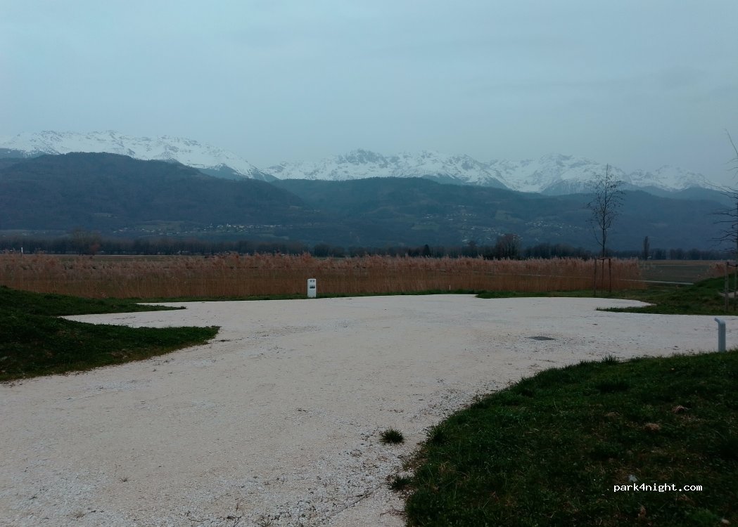 Aire de camping-cars de Lumbin — foto 5