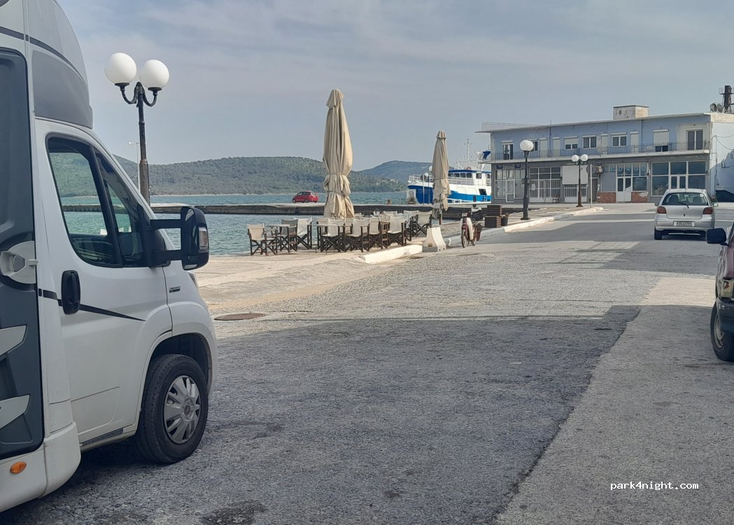 (81106) Perama - Πέραμα - Σκόπελος — foto