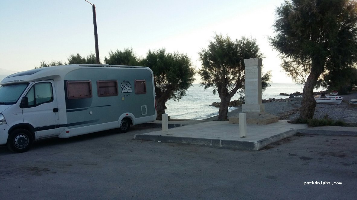 (200 09) Derveni - 169 Palea Ethniki Odos Korinthou Patron — foto