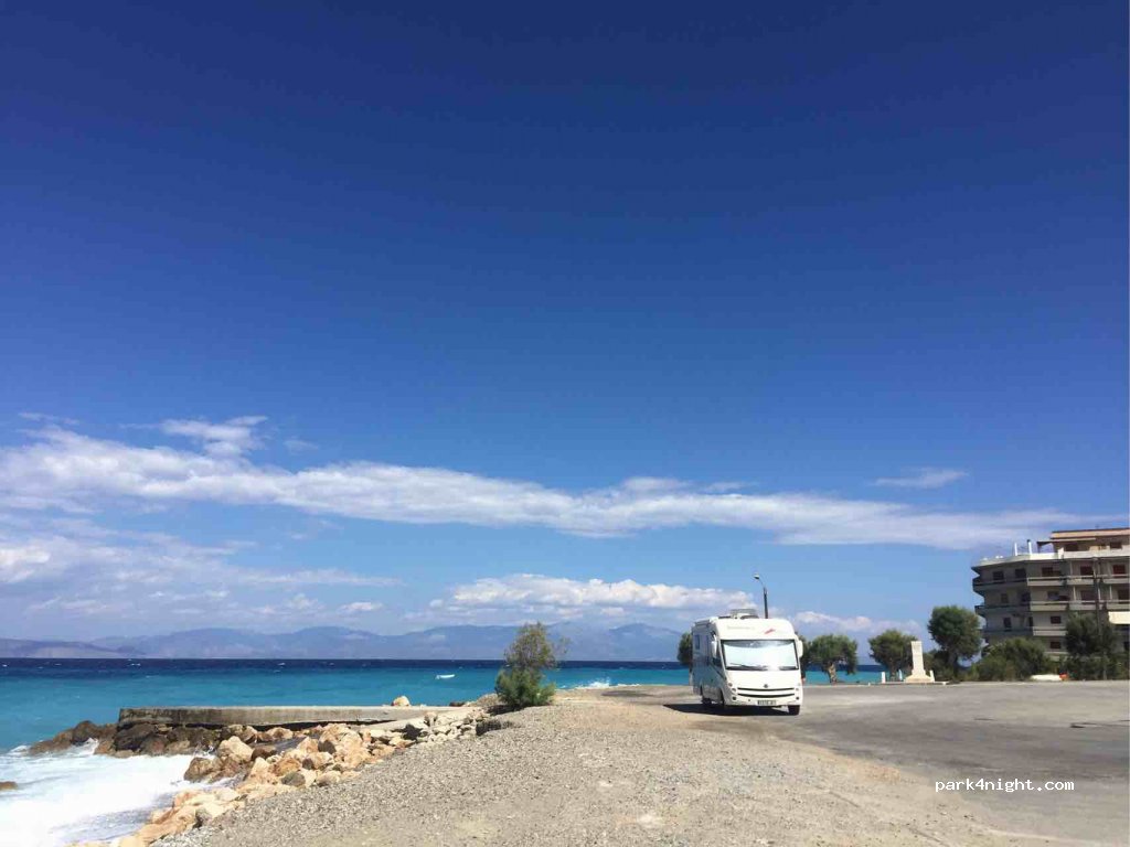 (200 09) Derveni - 169 Palea Ethniki Odos Korinthou Patron — foto 2