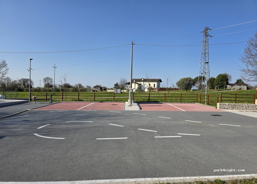 (33094) Pinzano al Tagliamento - Viale Vittorio Veneto — foto 2