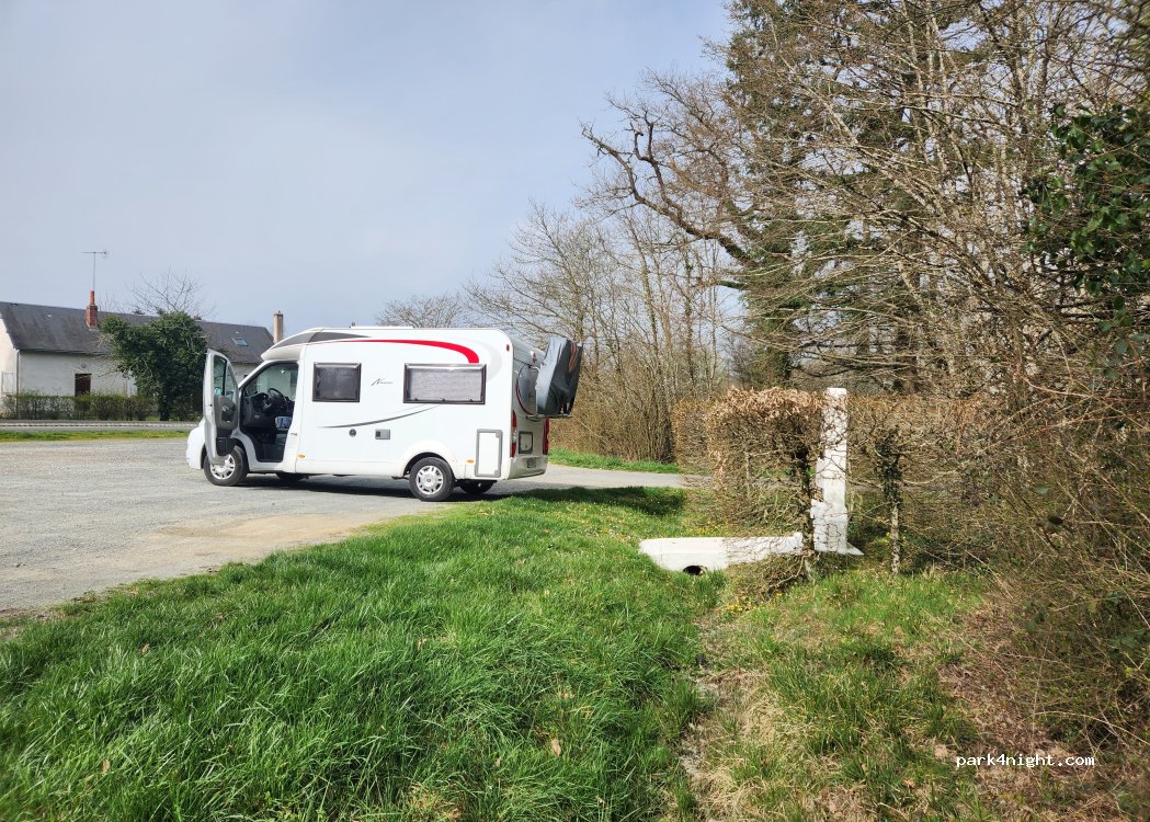 (36330) Le Poinçonnet - Allée Forestière de Lourouer — foto