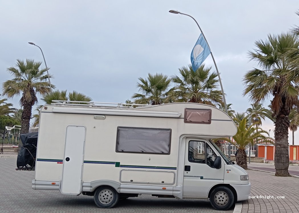 (64018) Tortoreto - Viale Sirena — foto