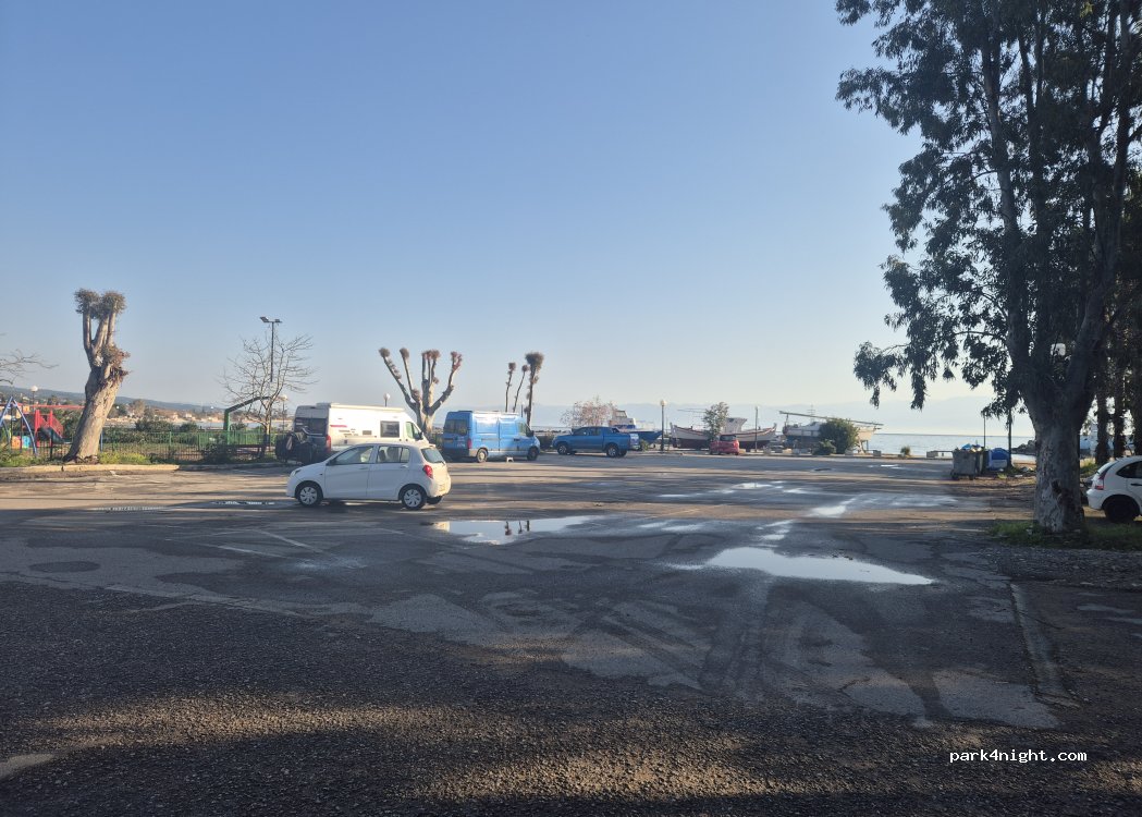 (24004) Nea Koroni - Unnamed Road — foto