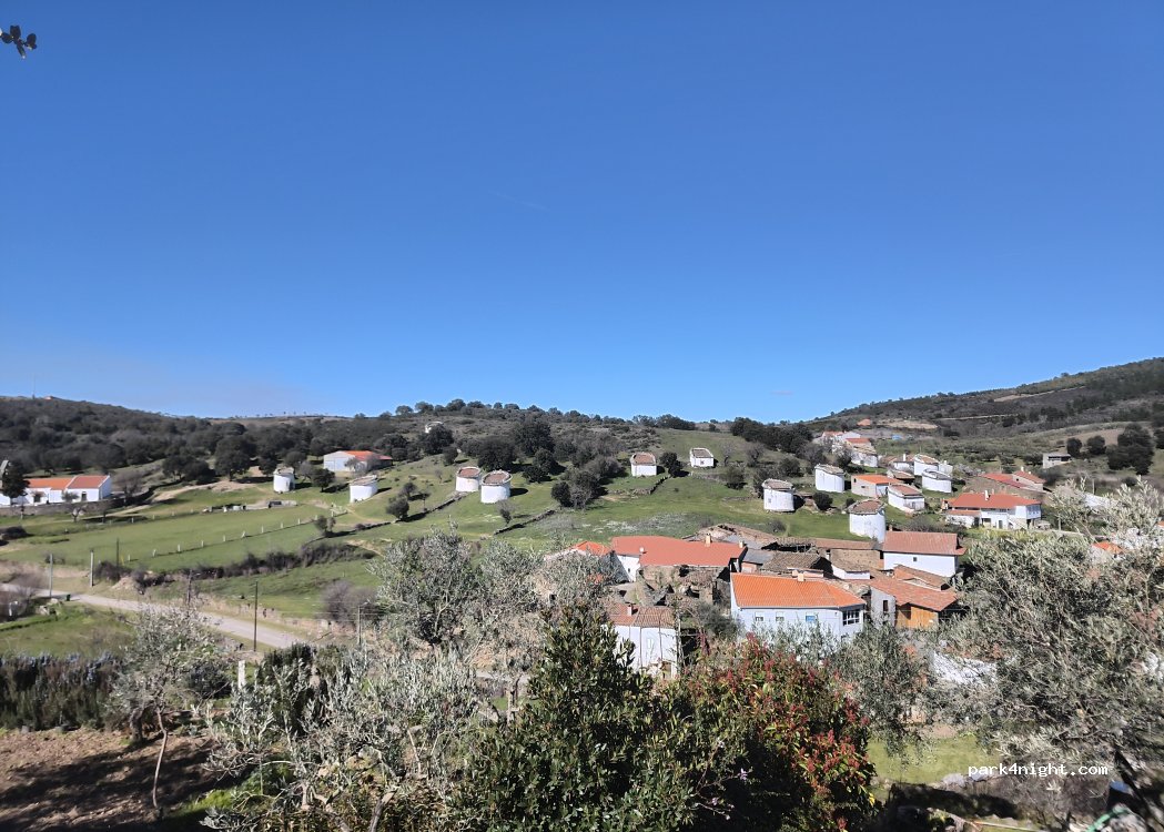 (5230-232) Algoso, Campo de Víboras e Uva - — foto