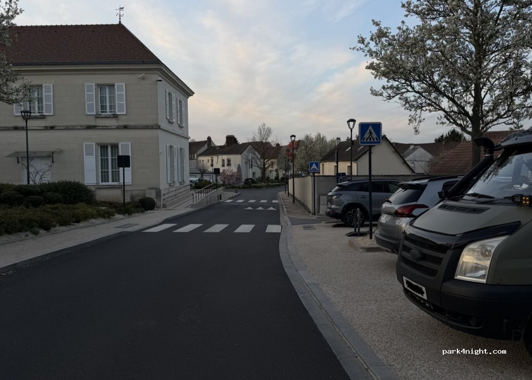 (77990) Le Mesnil-Amelot - Rue du Chapeau — foto 2