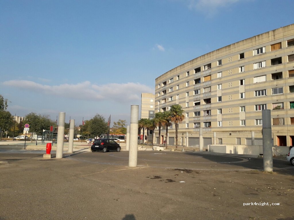 (30900) Nîmes - 656 Rue Gaston Teissier — foto