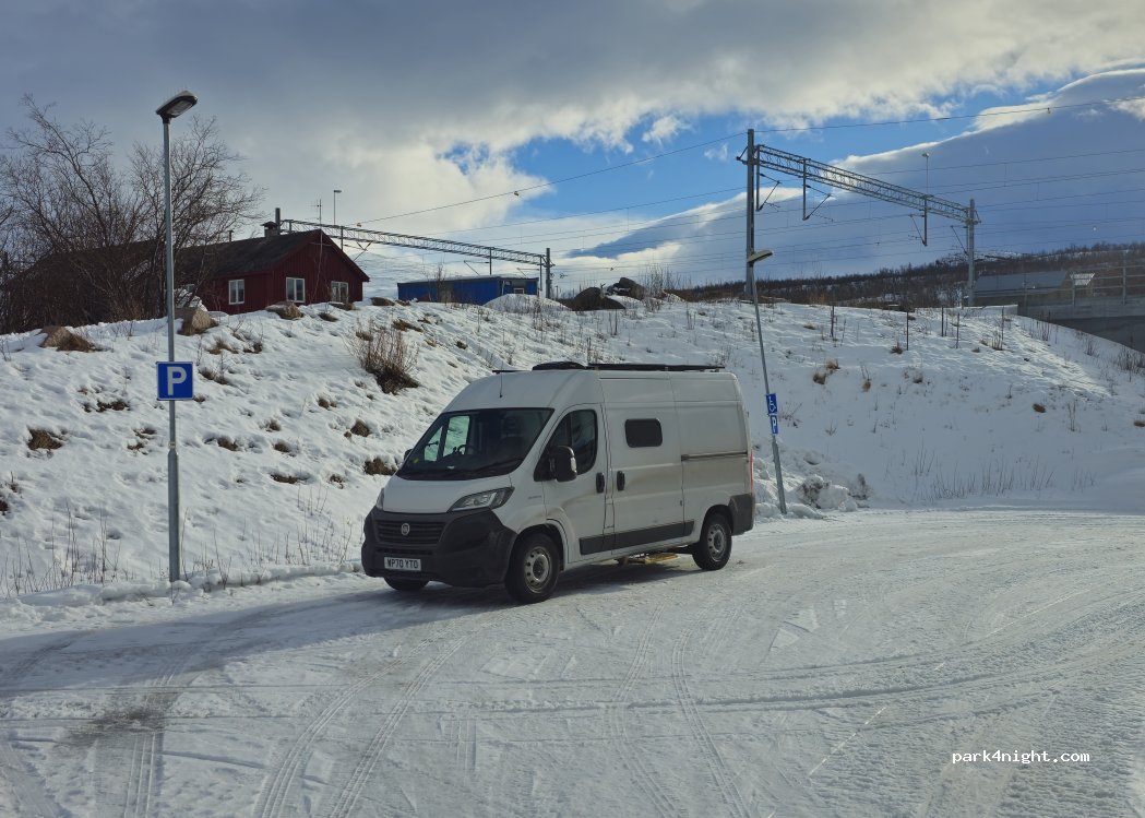 (98107) Abisko - Unnamed Road — foto